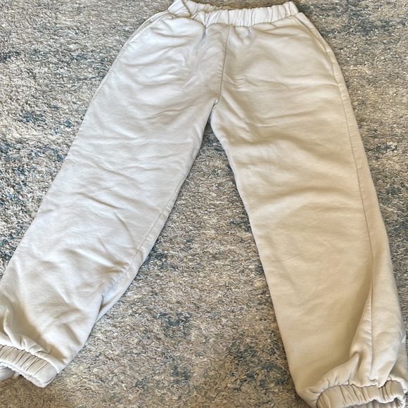 Zara Cream Joggers - Picture 2 of 3
